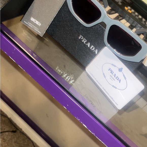 Authentic PRADA PR17WS Sunglasses - Picture 2 of 6